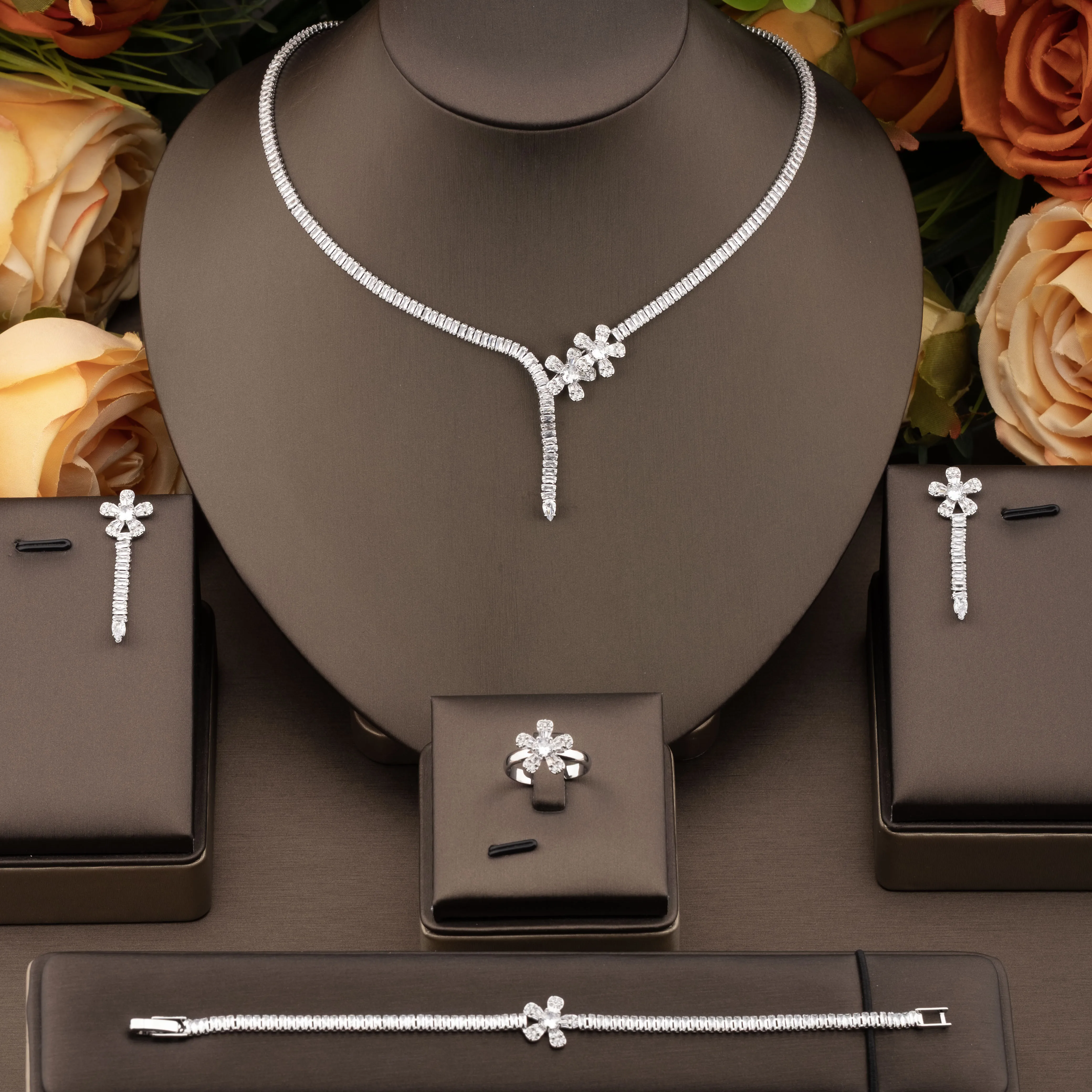 

1 Set of Luxurious and Elegant Jewelry Set with Sparkling Cubic Zirconia Flower Design, Suitable for Women to Wear at Weddings and Banquets. Gift Box Not Included