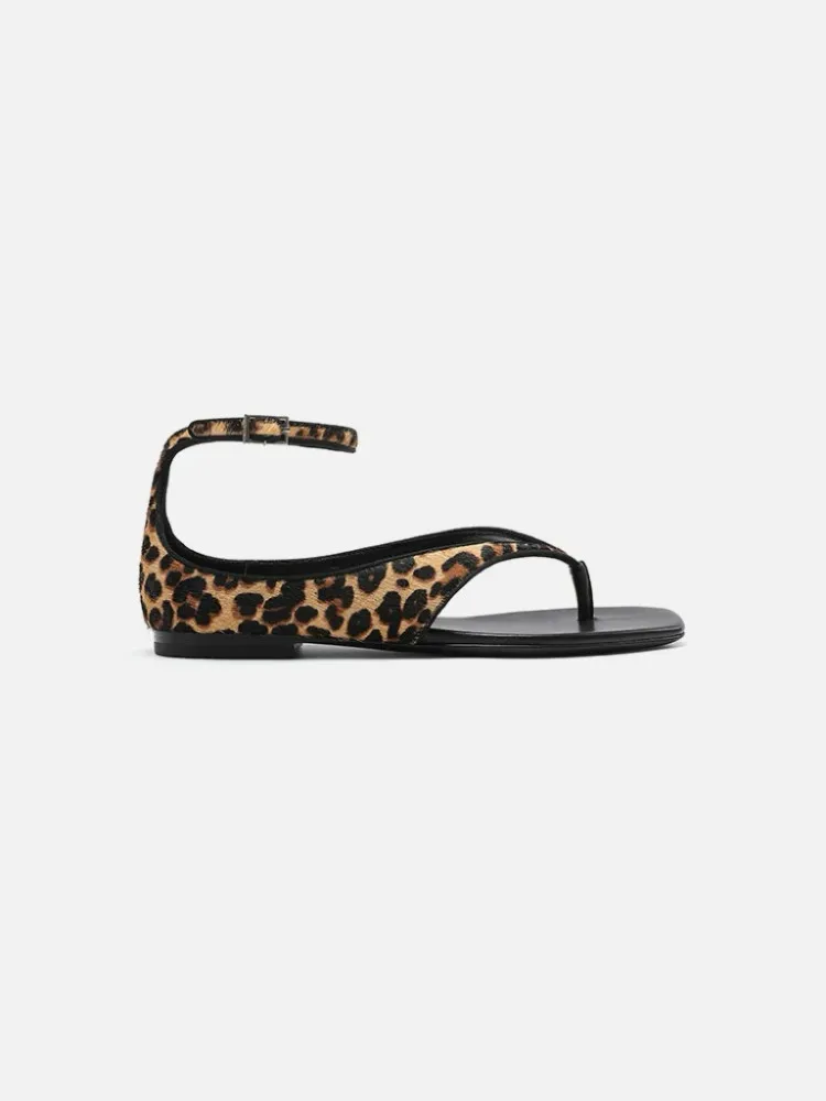 Women's Leopard Print Thong Flat Sandals Ankle Strap with Buckle Detail for Summer Beach Night Out Date Nights Edgy Fashion
