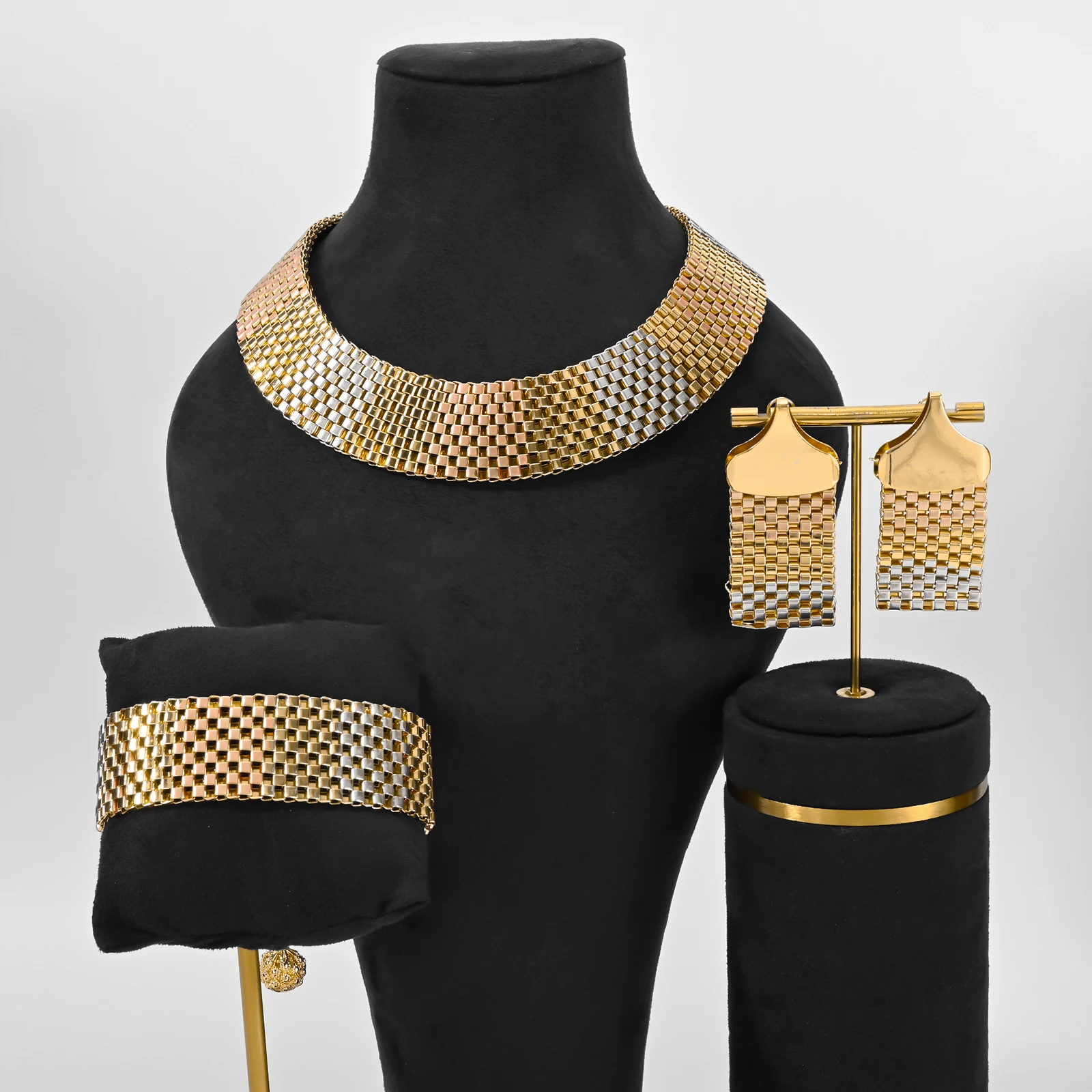 Dubai Jewelry Set Big Necklace Ethnic Style Bracelet Earrings for Women Elegant Bridal Wedding Accessories