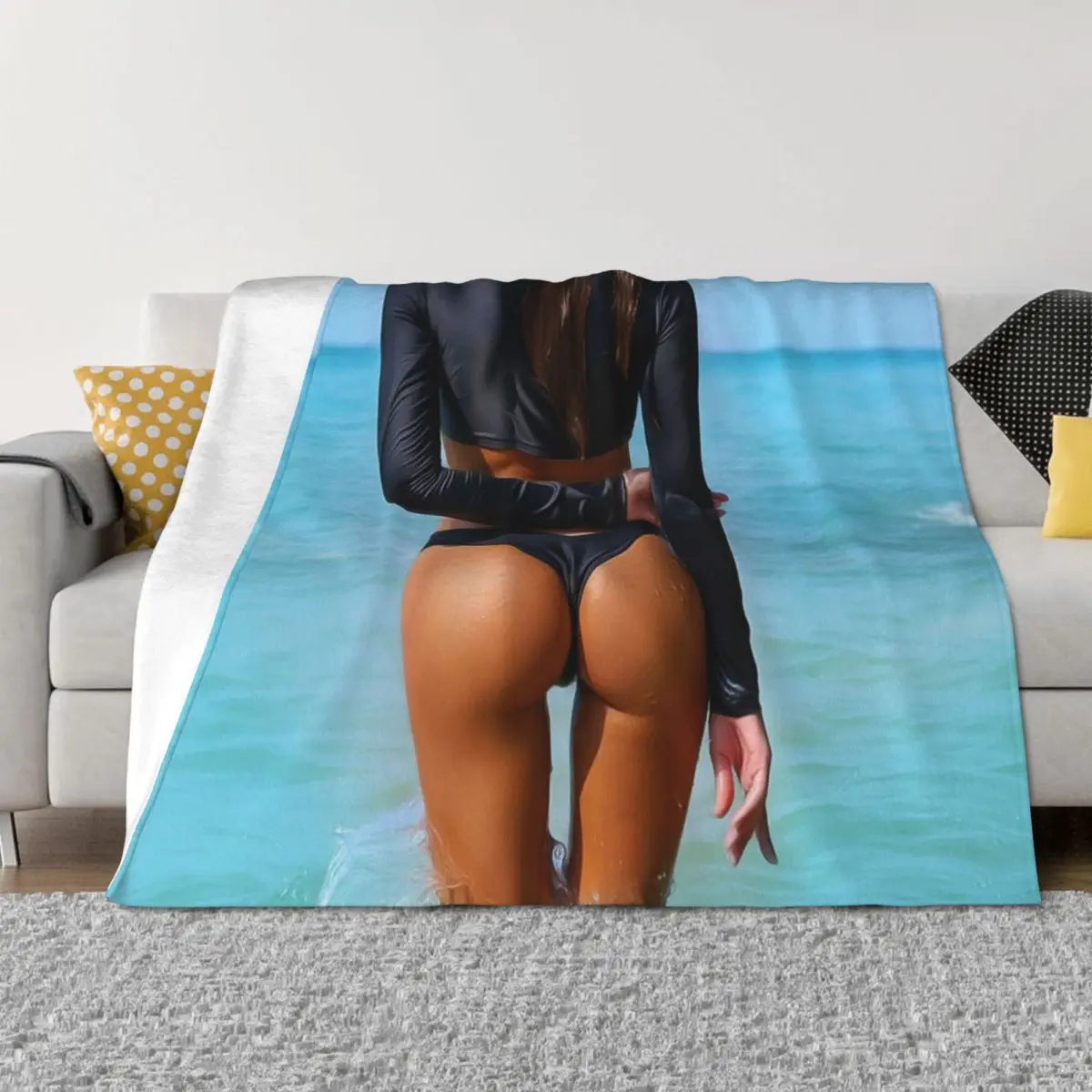 

Beautiful Woman at the Beach Throw Blanket Decorative Beds Fashion Sofas Thermal Sofa Quilt Blankets