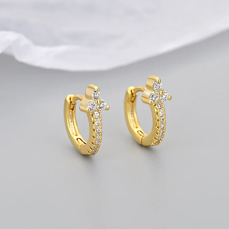 6-teiliges Blumen-Ohrhänger-Set für Damen, Stapelbare Ohrstecker mit Zirkonia, 14K Vergoldete Ohrringe für Urlaub und Party – Detail 4