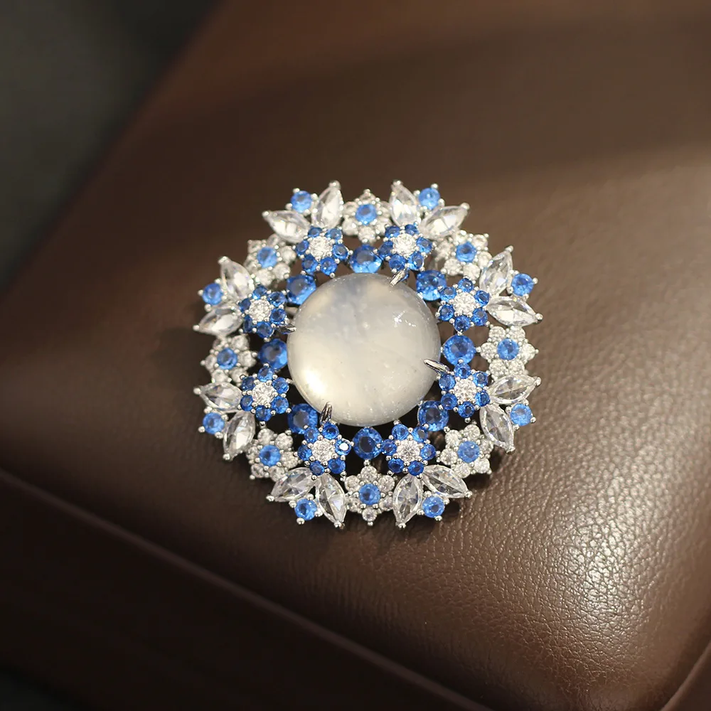 Blue and White Dazzling Small Flower full Diamond Garland Brooch High-end Temperament Jade Brooch Accessory Pin Women's Gift