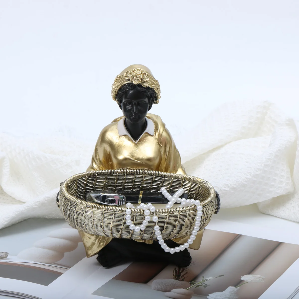 

1PC Middle Eastern character storage ornaments Middle Eastern Arapai small storage living room decorations and home furn