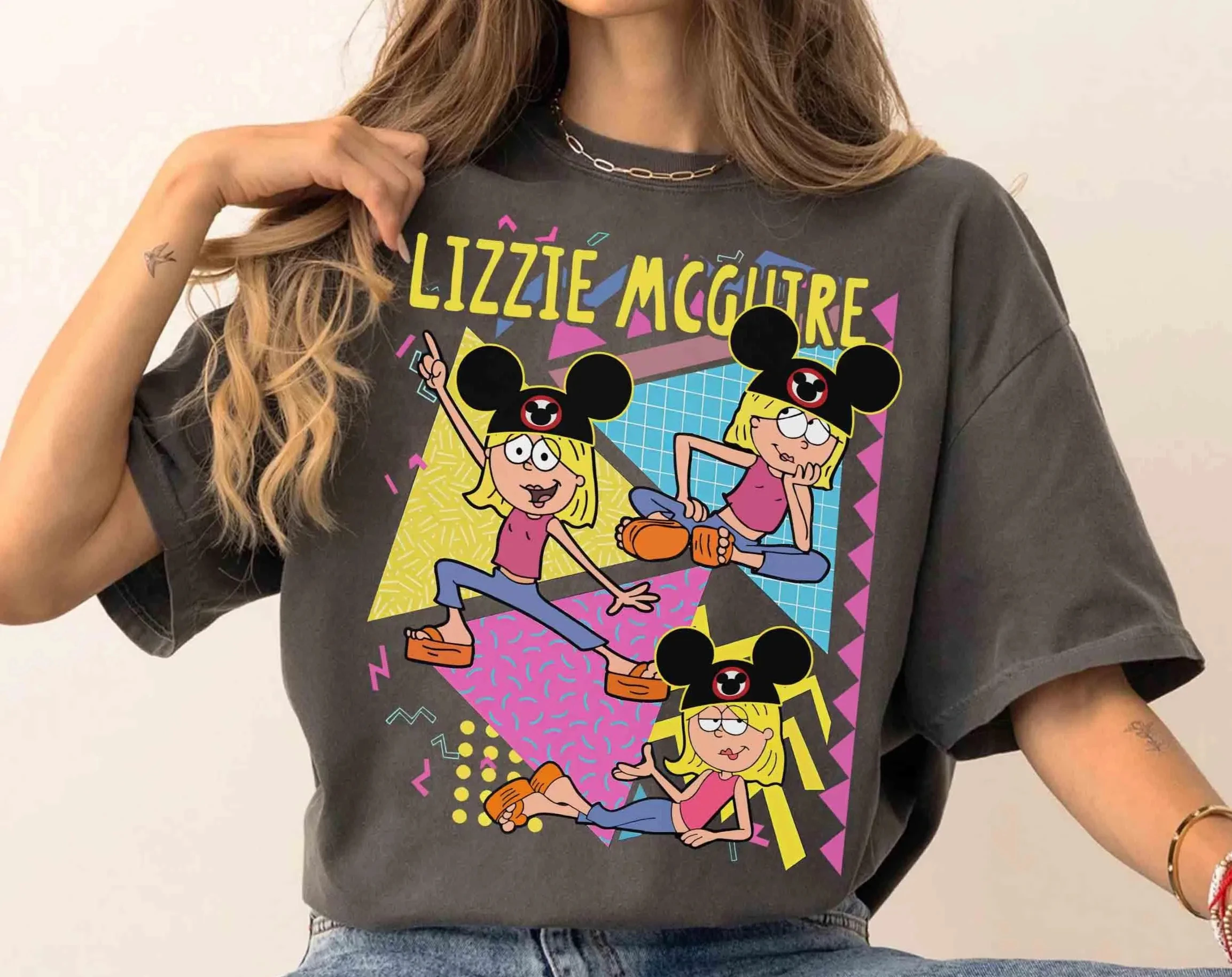 قميص ريترو 90s ديزني ليزي ماكجواير ميكي آذان قميص لطيف ليزي هذا هو ما يُصنع الأحلام من تي شيرت WDW ديزني لاند رحلة الفتيات