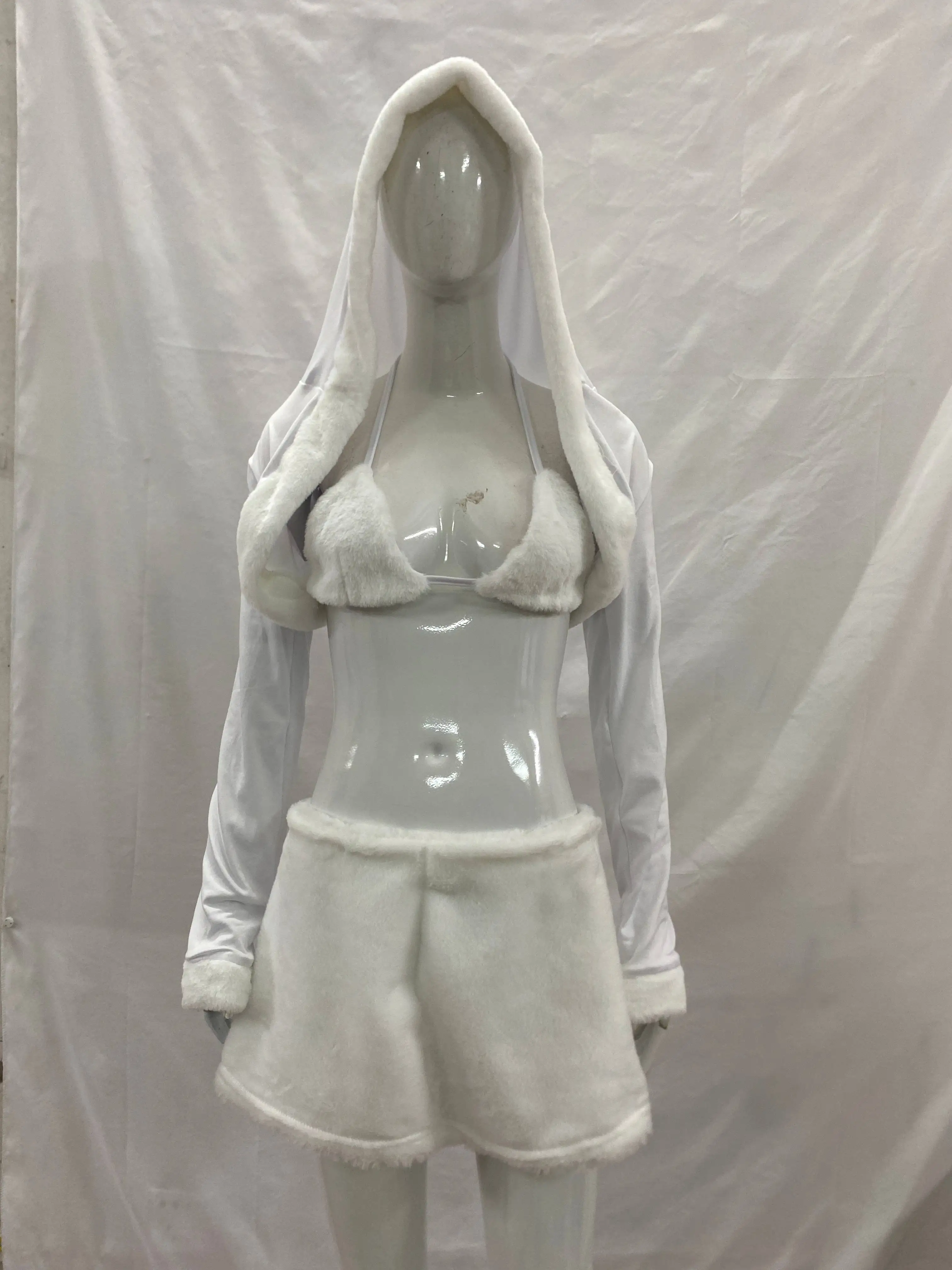 2025 inverno nuove donne sexy e belle alla moda peluche con cappuccio top gonna ultra corta tinta unita set abbigliamento Y2k