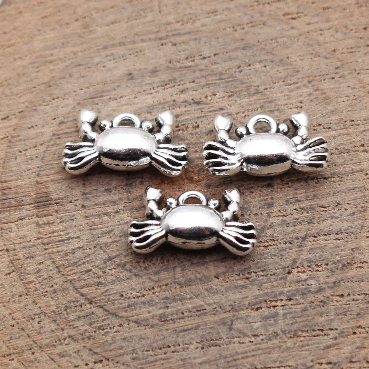 

40pcs 14x8.4mm(0.55x0.33inch) Antique Silver Color Crab Charms Pendants DIY Jewelry Making Accessories
