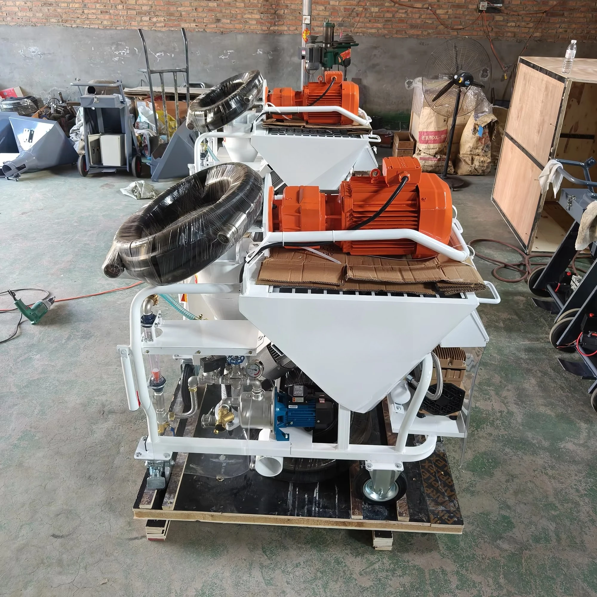 M6 M9 Automatic Handheld Screw Cement Mortar Wall Spraying Machine High Efficiency Gypsum Mixing Plastering Pump Sprayer