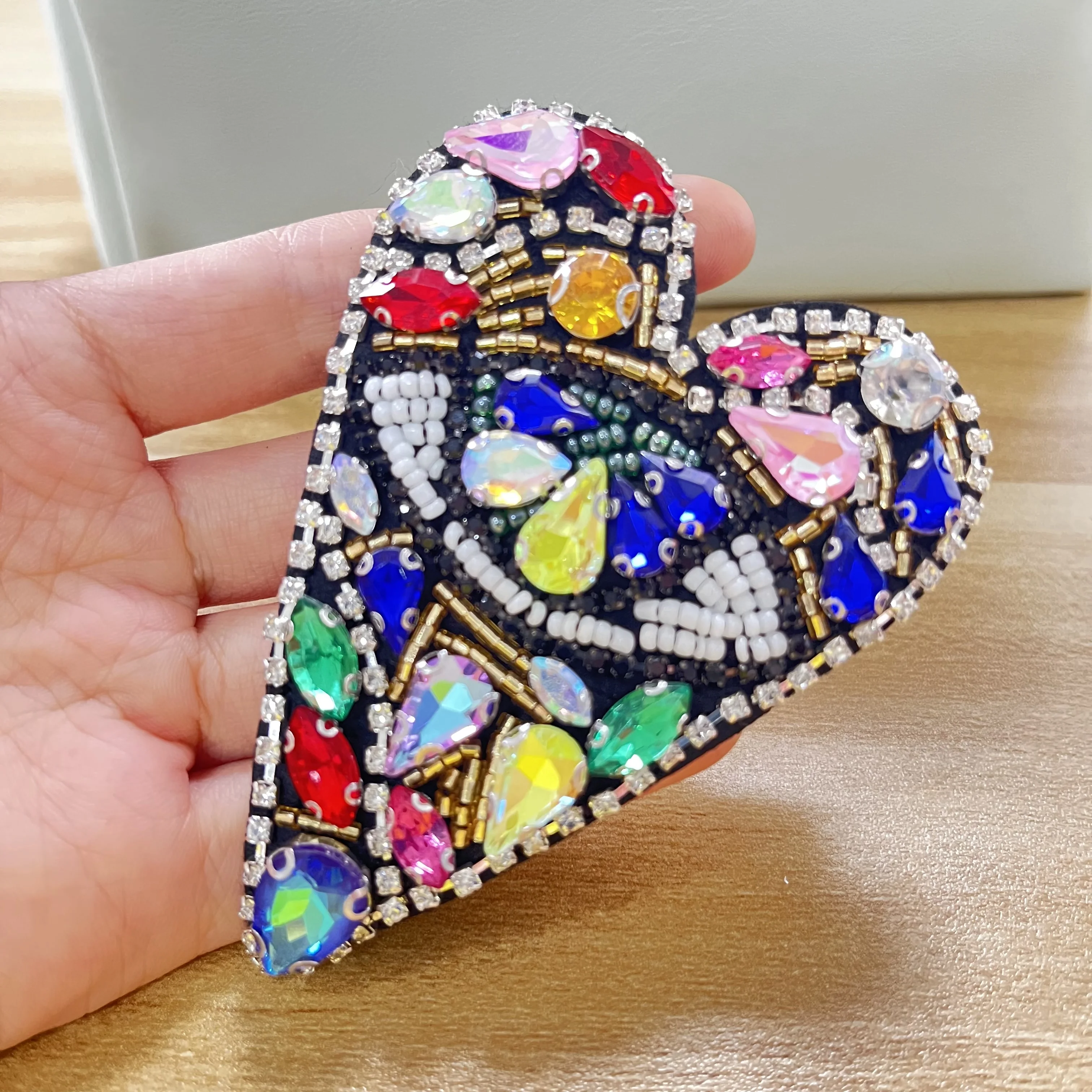 3D Handmade Rhinestone EYES HEARTS Sew on Crystal Beaded Patches for Clothes Bags Shoes Applique Cute Patch