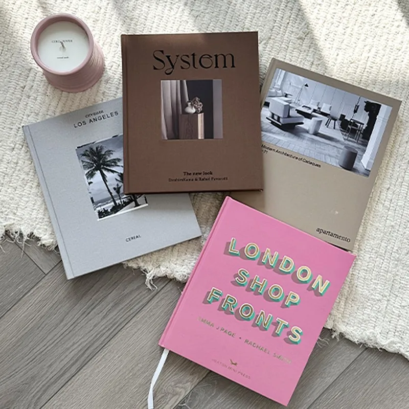 دعامة صور كلاسيكية للكتاب الإنجليزي لعرض غلاف فني على طراز Instagram Wabi Sabi