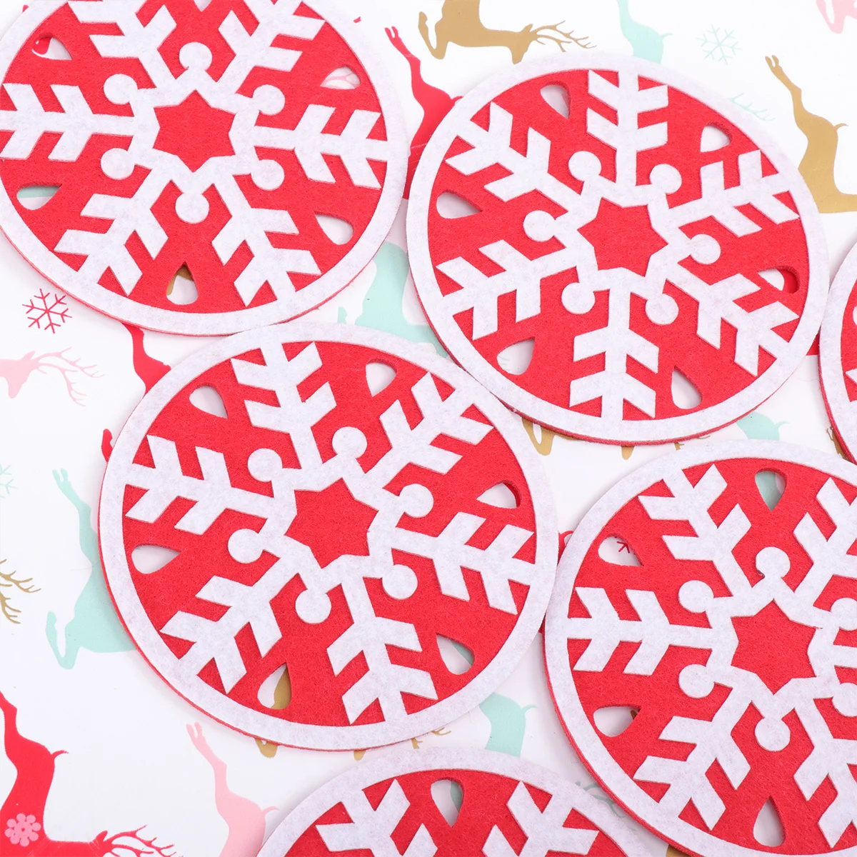 

10Pcs Christmas Themed Coasters Round Felt Fabric Non-Skid Insulation Cup Mats Drink Placemat Snowflake Design