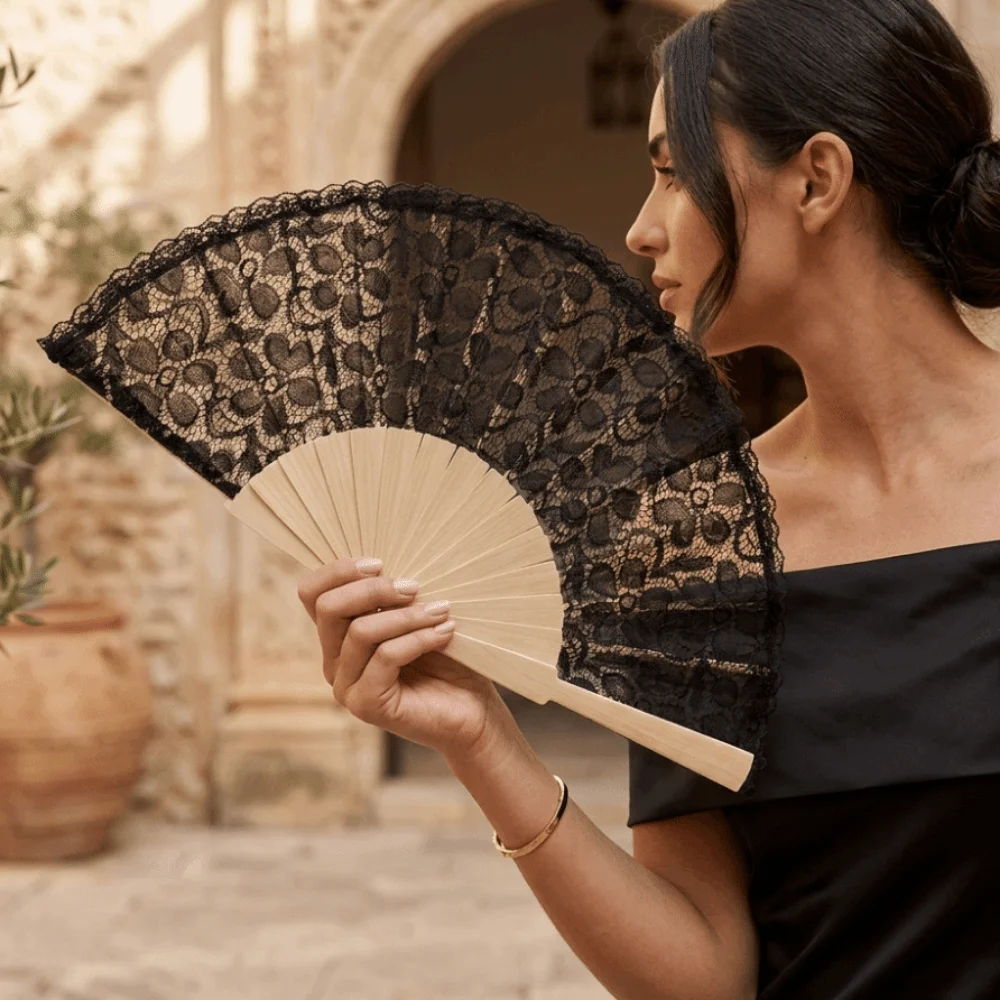 Antique Style Lace Hand Fan Portable Floral Lace Vintage Lace Fan Foldable Wedding Folding Handheld Fan Ceremony Keepsakes
