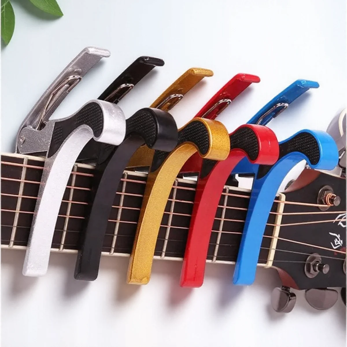 Nuovo capotasto per chitarra in lega di alluminio Morsetto a cambio rapido per la regolazione del tono della chitarra classica acustica 1PC