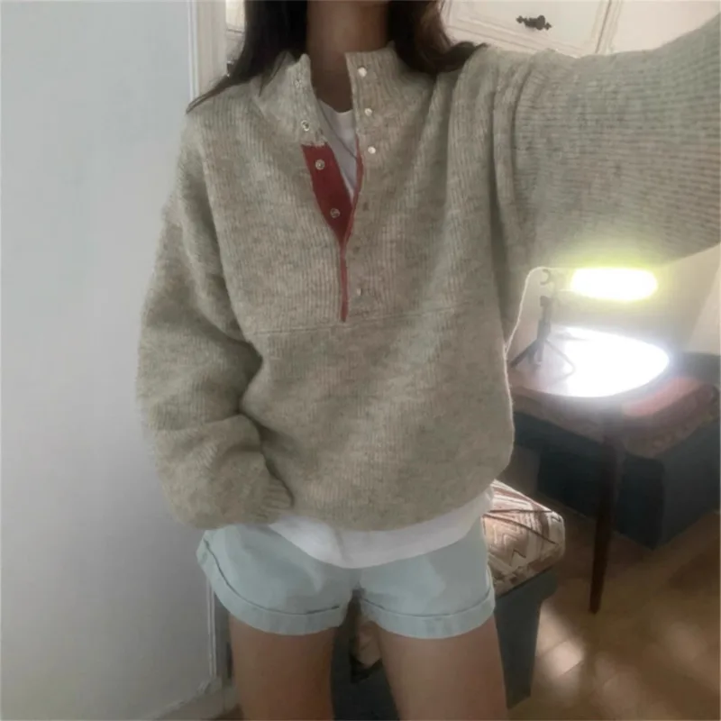 Casual Collar-Stand Knitted Pullover in Two-Tone Stylish Buttoned Warm Sweater Chic Autumn/Winter Women's Tops New Loose Sweater