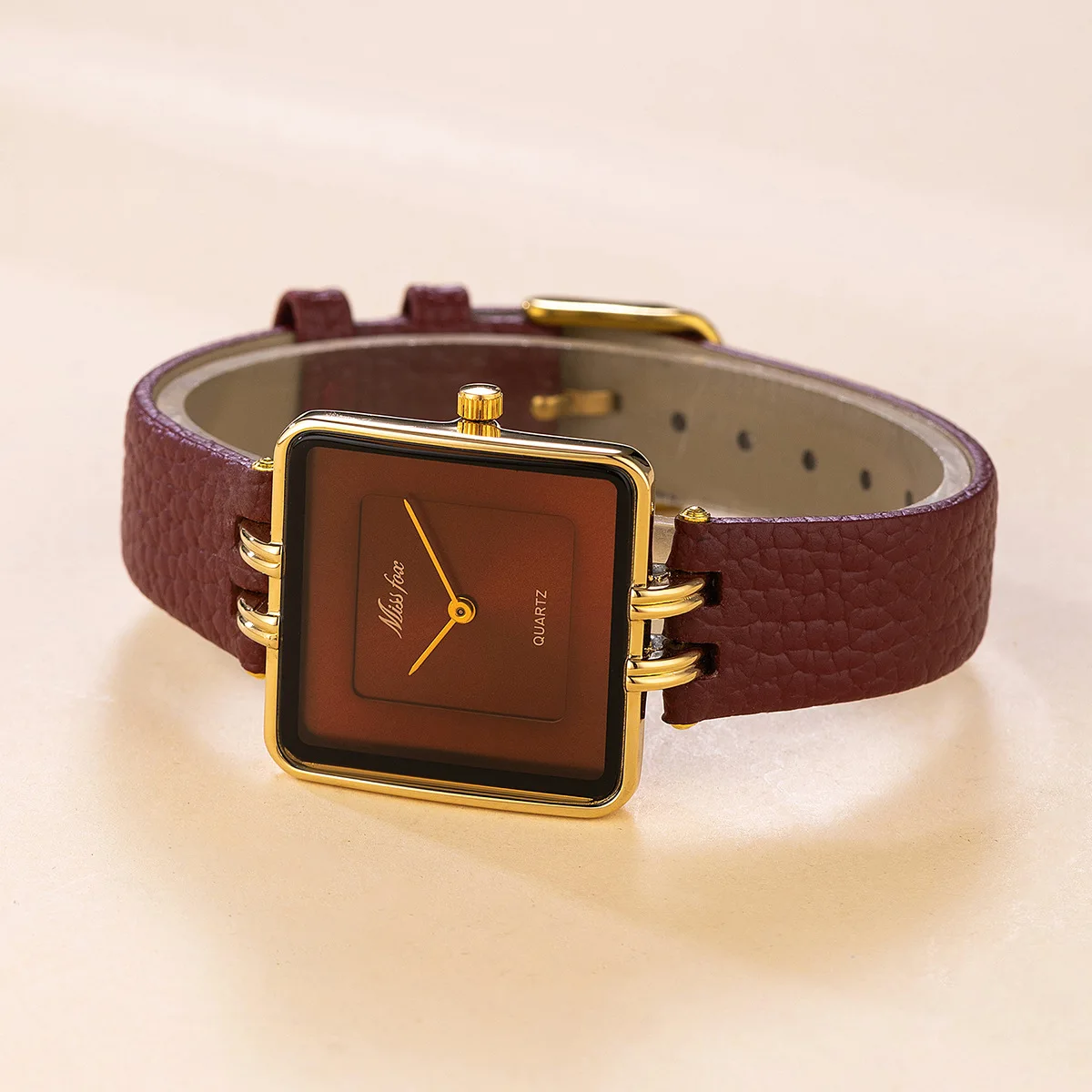 2025 Simple Square Gold Wine Red Dial Belt Quartz Women's Watch Hot Selling Middle Eastern Style Business Watch Reloj Mujer