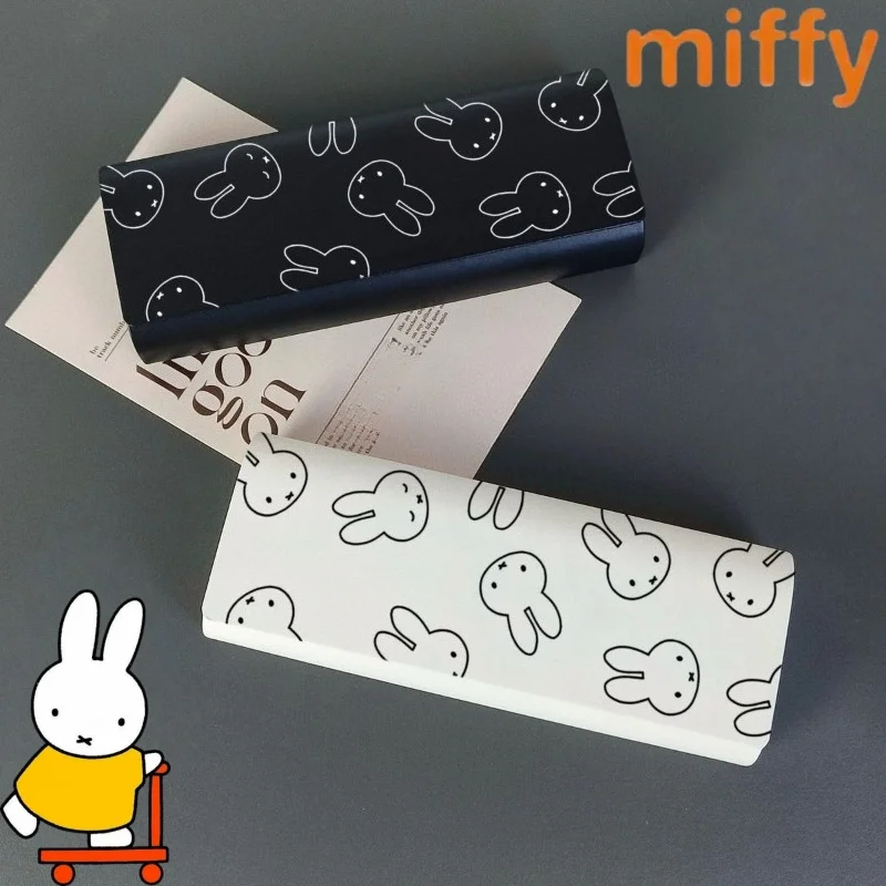 New Miffy Rabbit Cute Creative Cartoon Pattern Men's and Women's Fashionable Personalized Portable Magnetic Glasses Case Gift