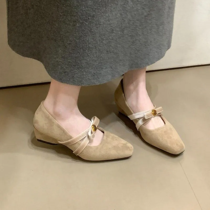 French-style vintage square-toe Mary Jane 2026 new camellia bow internal height-increasing flats for commuting women