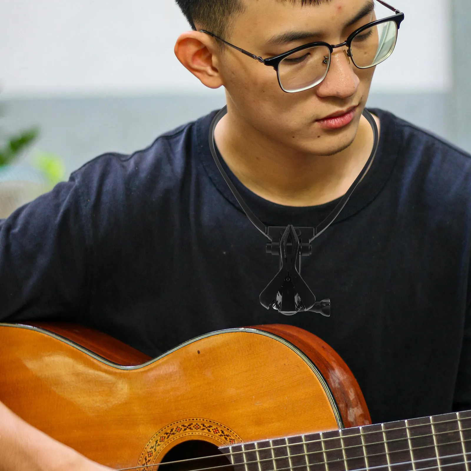 

Держатель для микрофона на шею для использования без рук - Эргономичная подвесная стойка для микрофона для певцов, ведущих, гитаристов, для уличных выступлений