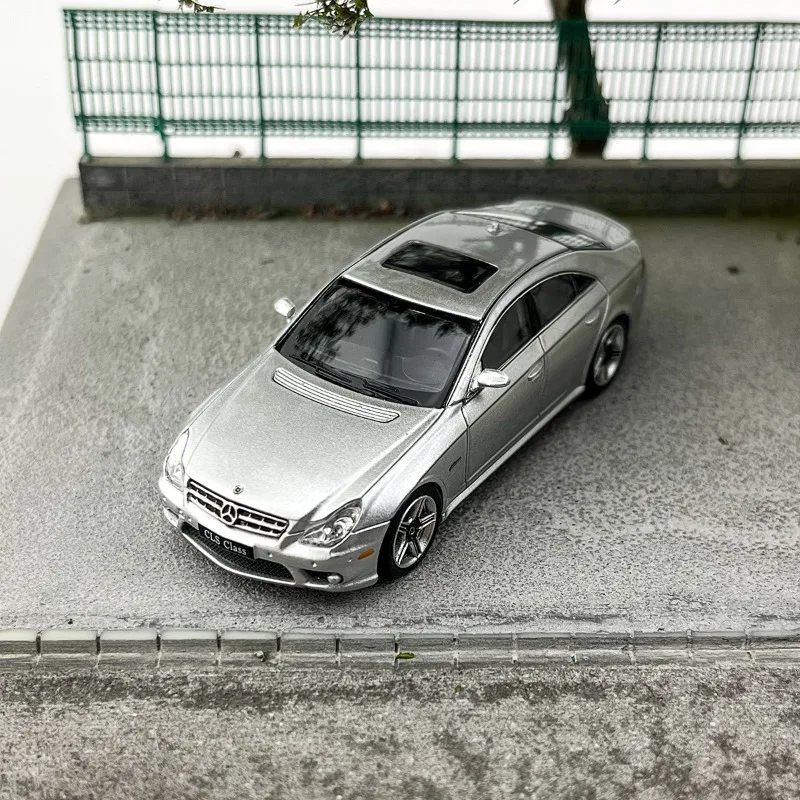 

FH 1:64 CLS 63 AMG MK1 C219 die-cast simulation alloy car model, boys' toy, adult collectible ornament.
