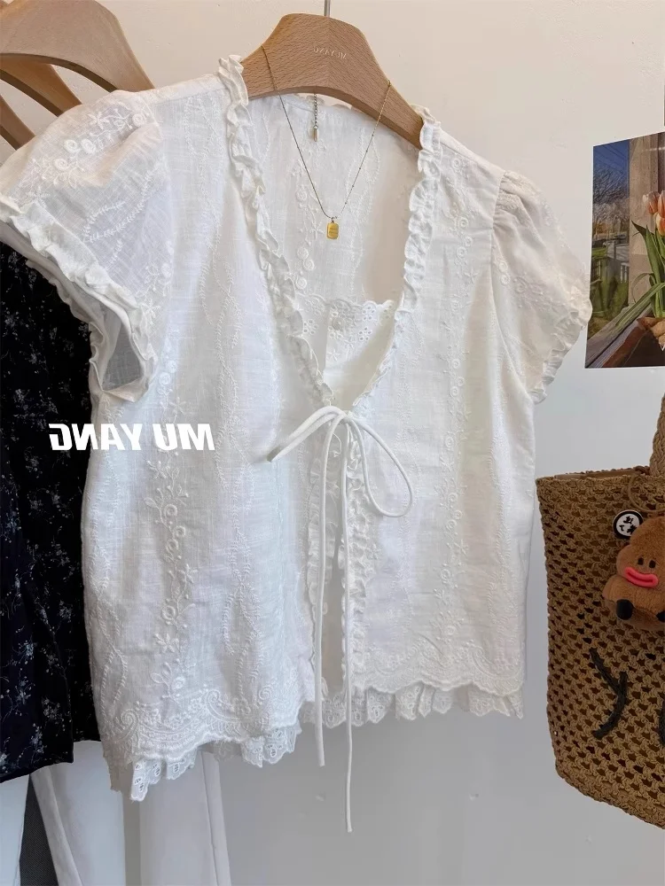 

Свободный повседневный топ с вышивкой и V-образным вырезом, с поясом, короткий рукав, женская летняя блузка в корейском стиле, на пуговицах, с эффектом двухслойности