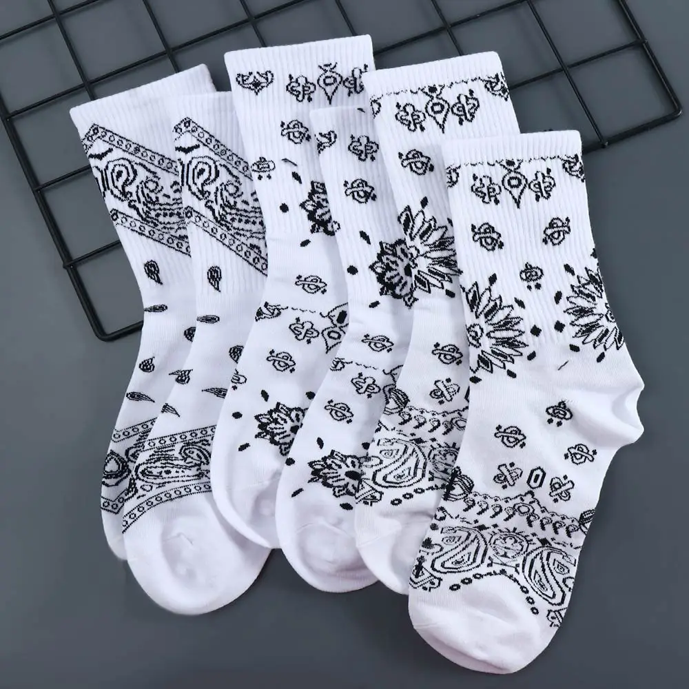 Black White Cotton Funny Flower Socks Bandanna Paisley West Coast Hiphop Street Skate Middle Tube Hosiery Skateboard Men Socks