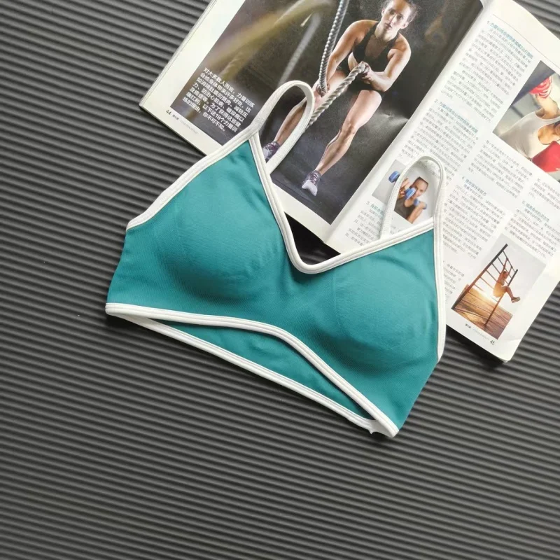 Nahtloser, gerippter Sport-BH für Damen, mit kontrastierenden, dünnen Trägern, ohne Bügel, weiche Unterstützung, atmungsaktives Yoga-Top für das Fitnessstudio und den täglichen Gebrauch. – Detail 15