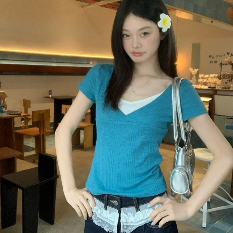 Women Lake Blue Fake Two-Piece Splicing V Neck Short Sleeve T-Shirt Unique Designer Slim Flattering Casual Fashion Top