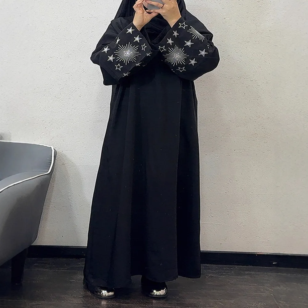 

Stylish Muslim Abaya Gown Arabic Handmade Embroidery Long Dress Dubai Fashion Wear