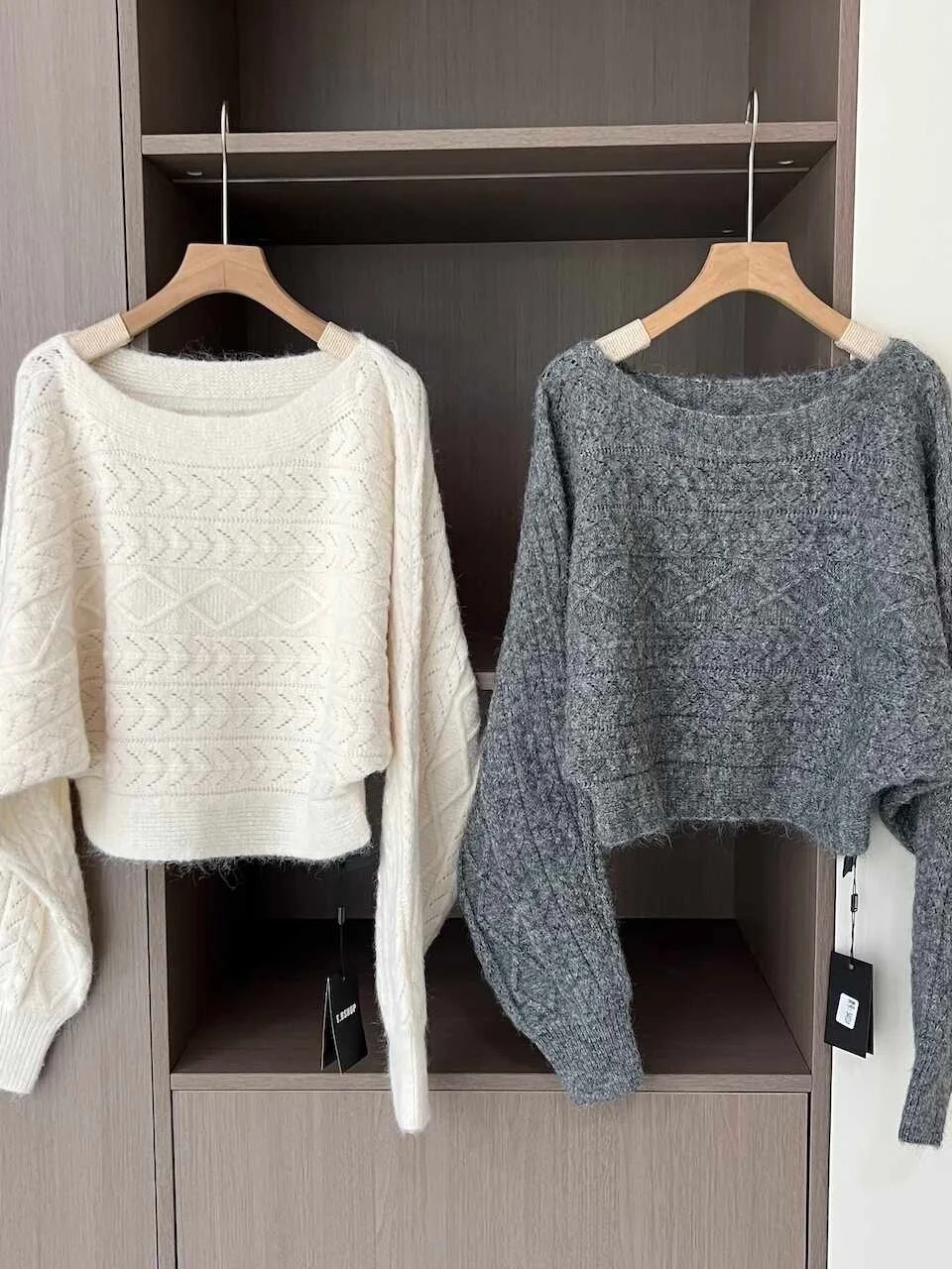 

Свободный вязаный женский свитер с открытыми плечами и рукавами «летучая мышь», укороченный, мягкий, повседневный, весенний, модный топ