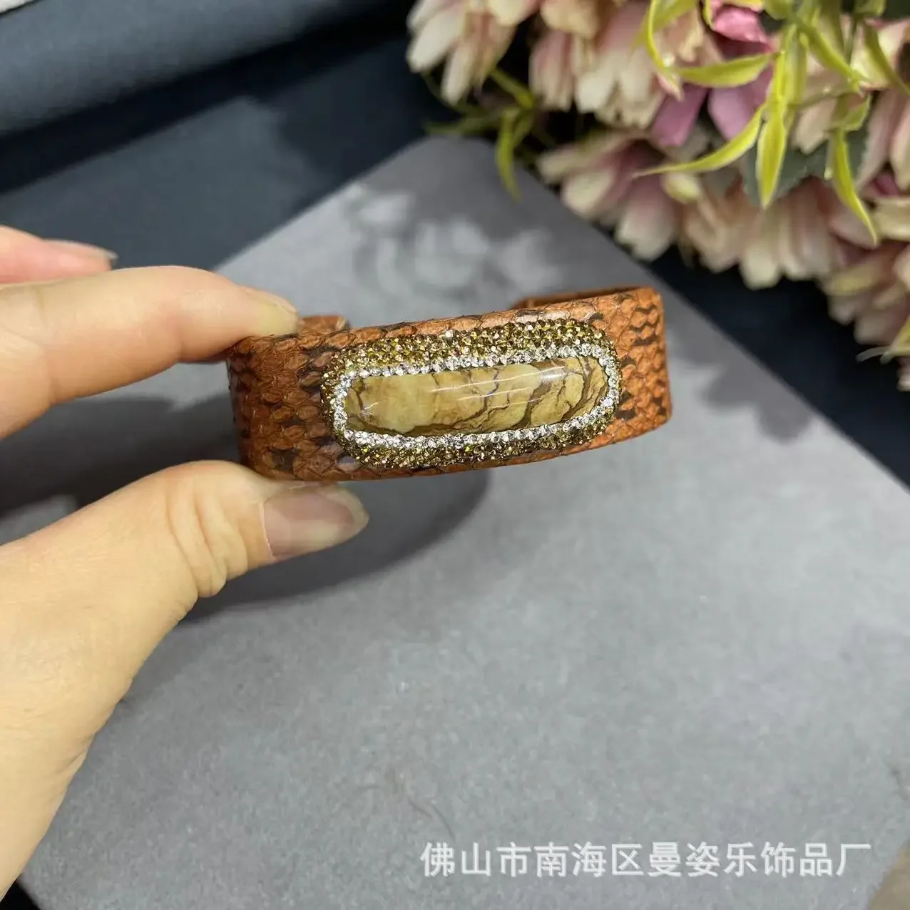 Autumn and winter new natural snake skin leather inlaid with natural stone bracelet European and American popular jewelry sourc
