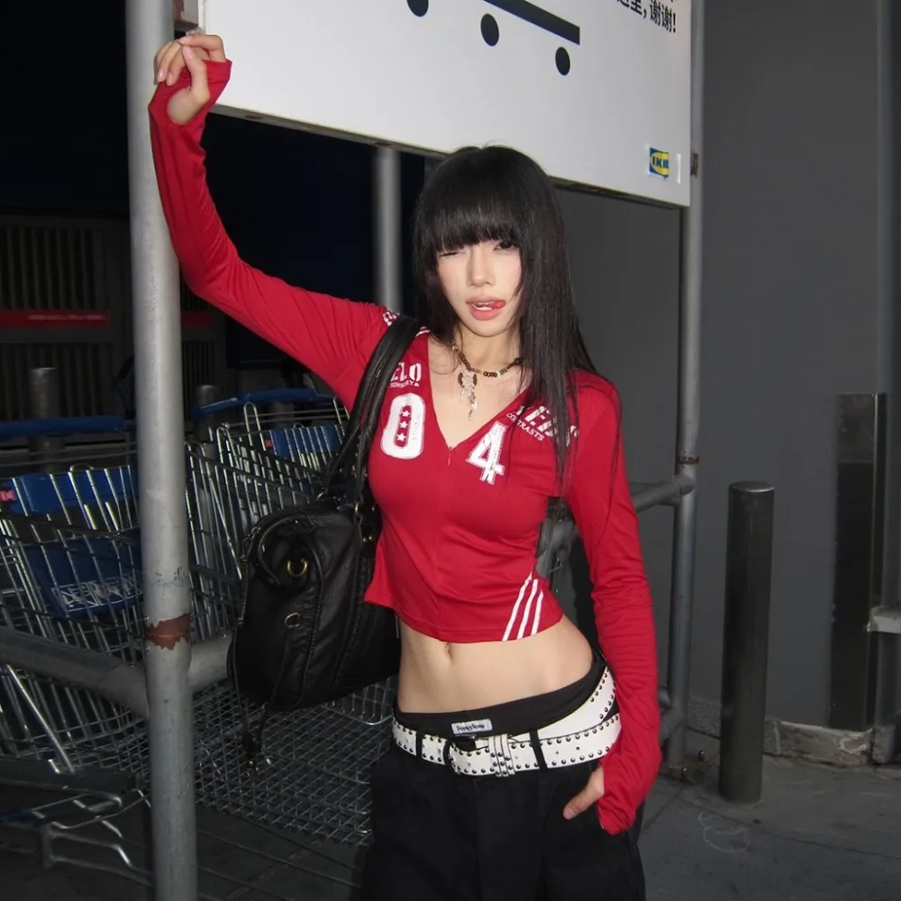 SylCue 캐주얼 패션 티셔츠 여성 레터 프린트 지퍼 V넥 풀 슬리브 배꼽 노출 데일리 스트리트 스포티 스타일 클래식 탑스