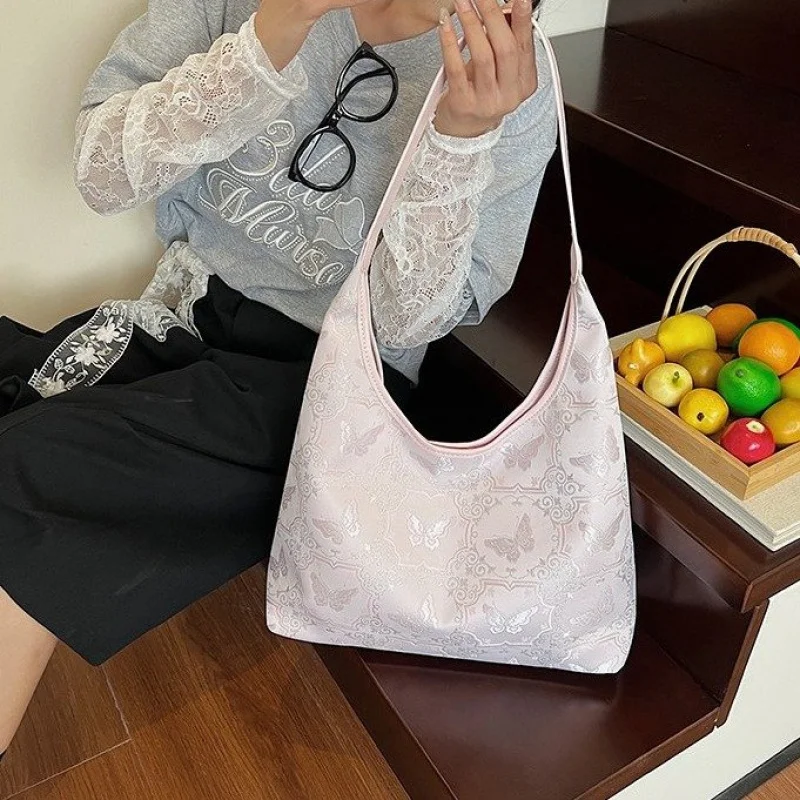 

Шикарный каскадный клатч для женщин, дизайнерский стиль, мягкая струящаяся кожа, который создает элегантный драпированный эффект