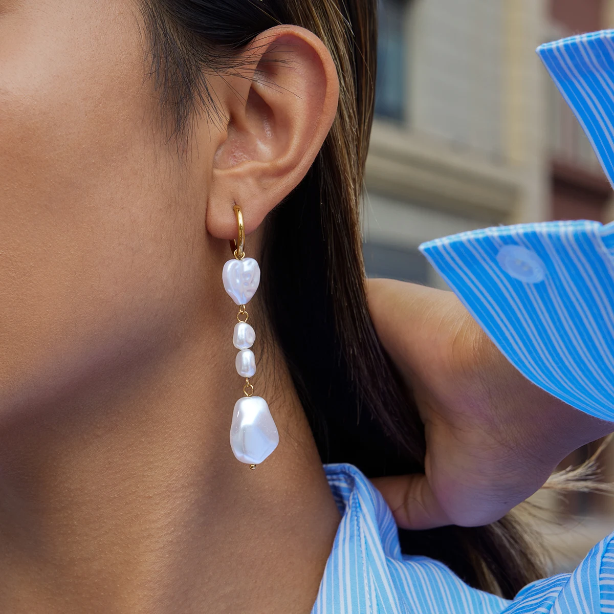 

AIKOER Fashionable Elegant 18K Gold Color Plated Stainless Steel Heart-Shaped Pearl Shaped Acrylic Pearl Tassel Earrings Women's