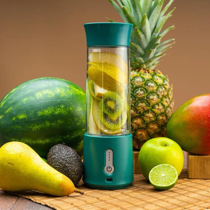 

2024 500ml Personal Blender, Portable Blender with USB Rechargeable Mini Fruit Juice Mixer