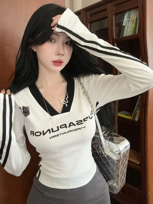 

White Sporty Striped Long Sleeve V-Neck Short T-Shirt Women's Fall Fashion Slim Fit Knitted Base Shirt Inner Wear City Walk