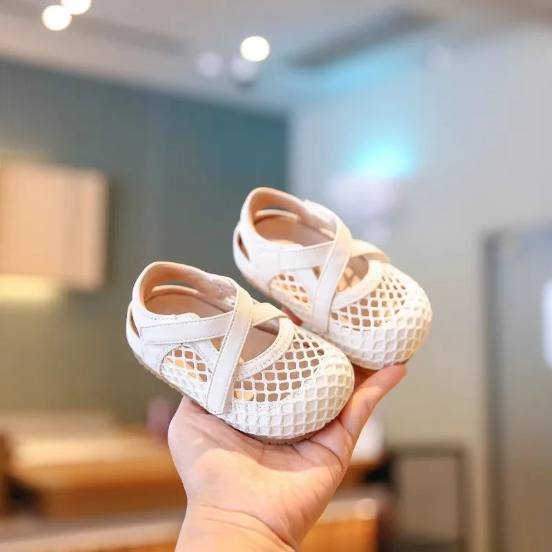 Kleinkind-Sandalen aus atmungsaktivem Mesh, vielseitige Baby-Lauflernschuhe mit runder Zehenkappe, Sommer 2026 Neuheit, Kinder-Flachschuhe mit weicher, rutschfester Sohle – Detail 4