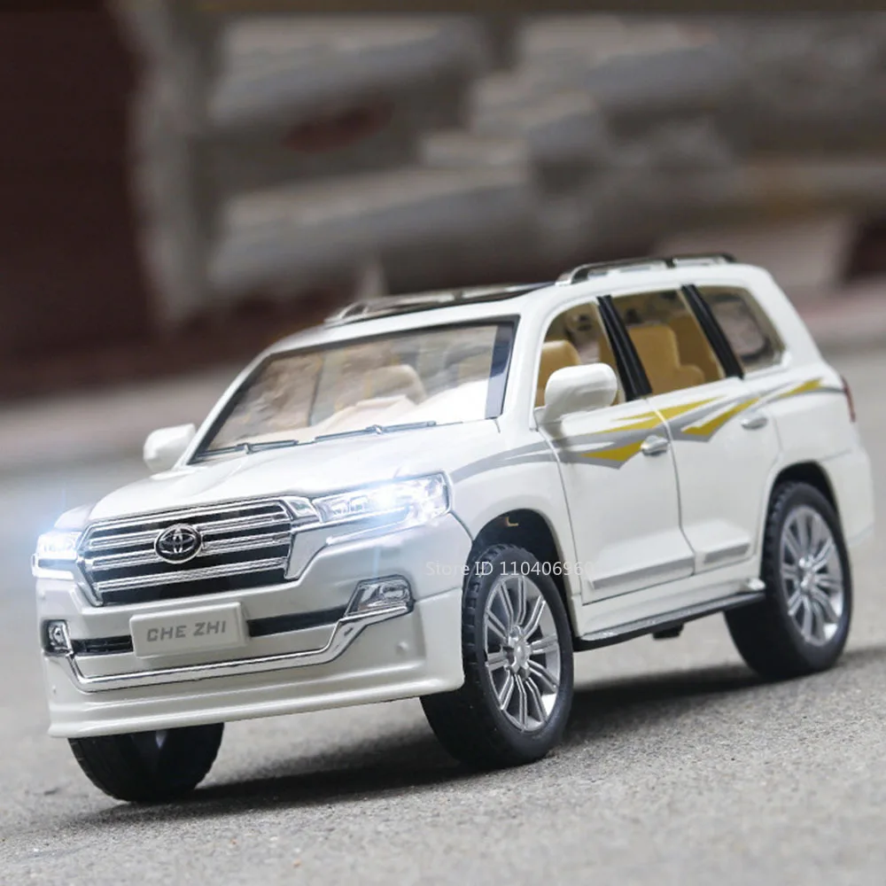 Modèle Miniature de voiture jouet Land Cruiser 1:24, en alliage moulé sous pression, son et lumière, portes ouvertes, véhicule d'ornement, jouets pour enfants, cadeaux