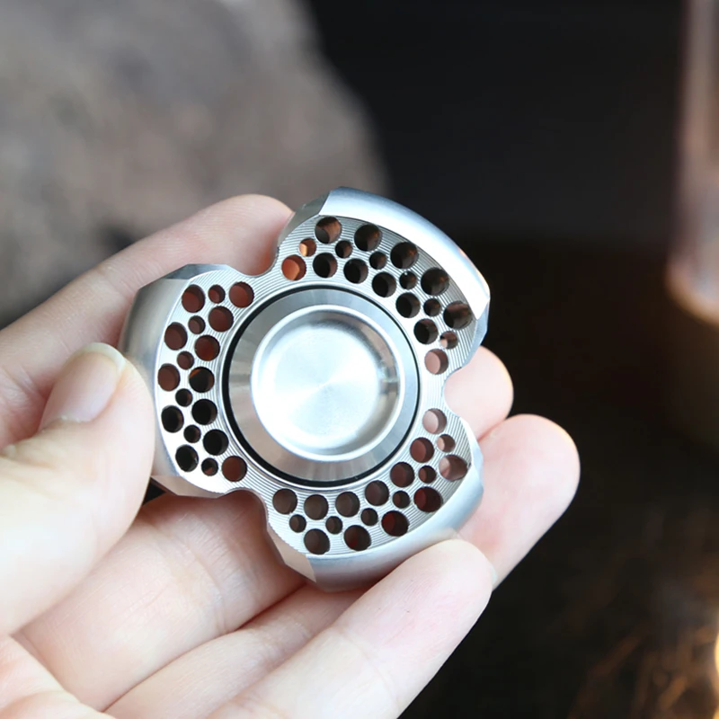 Fidget Spinner pour adultes – Four à buzz en acier inoxydable, jouet EDC, gadget de bureau pour soulager l'anxiété et soulager le stress, Spinner à doigt de mise au point au bureau