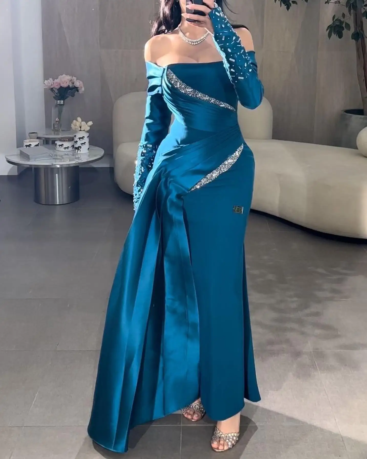 

Customized Exquisite Mermaid Strapless Off the Shoulder Crystal Evening Dress Temperament Long Sleeves Blue Vestido De Festa