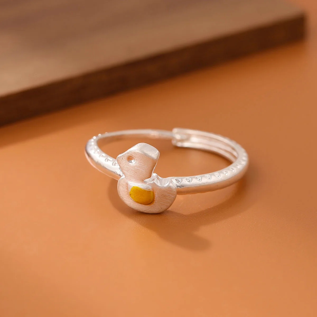 موضة جديدة الحلو الحيوان 925 فضة لطيف بطة شخصية افتتاح خواتم R333