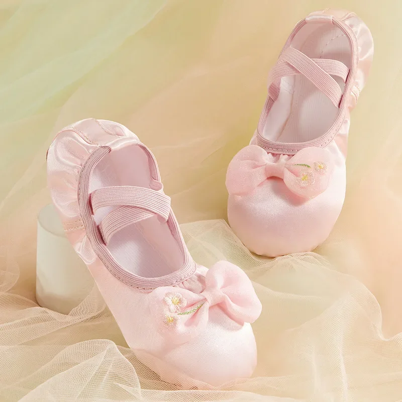 Customized Ballet Dance Shoes Satin Flower Children's Chinese Dance Soft Soled Performance Shoe ballerina shoes girls