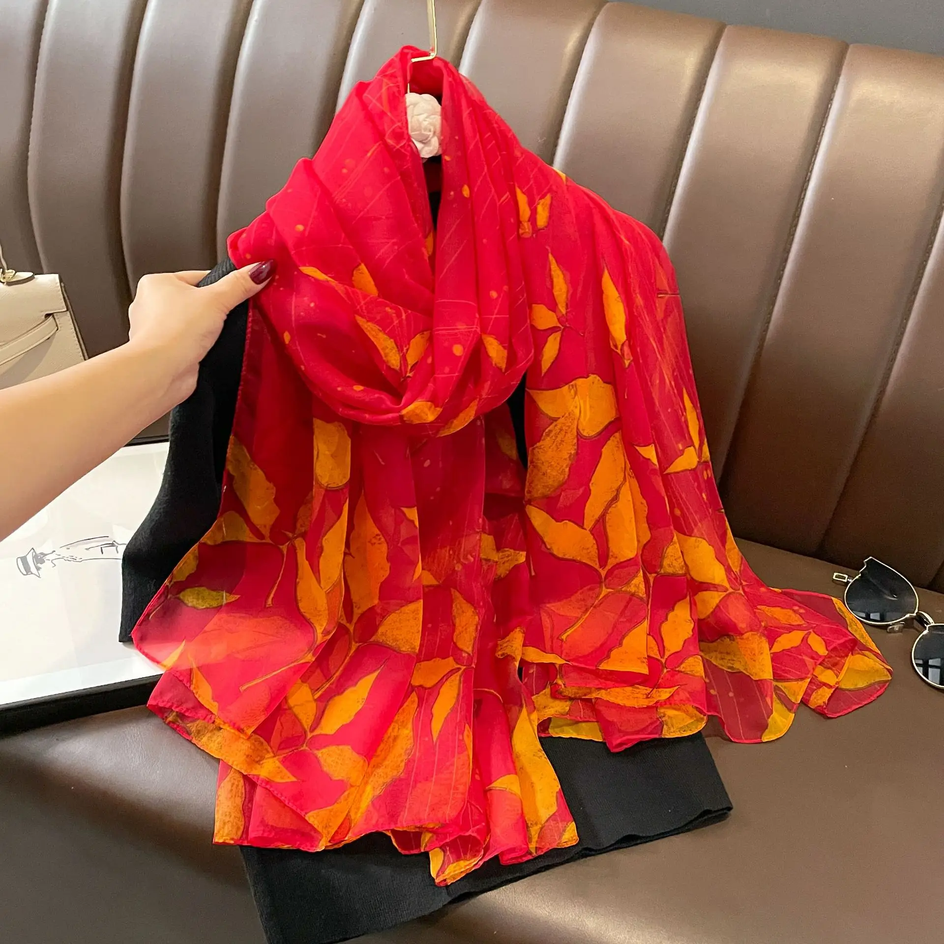 

Beach Stoles New Summer Large Silk Scarf Foulard Female Scarves Wraps for Women Luxury Hijab Neckerchief Satin Headband Bandana