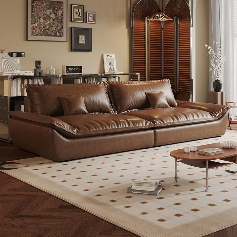 Minimalist cat scratching skin sailing sofa living room