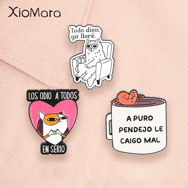 Pins de Esmalte con Frases Sarcásticas en Español, LOS ODIO A TODOS EN SERIO, Diseño de Gato con Mano y Corazón ‌   Broches, insignias de solapa, joyería, regalos para amigos