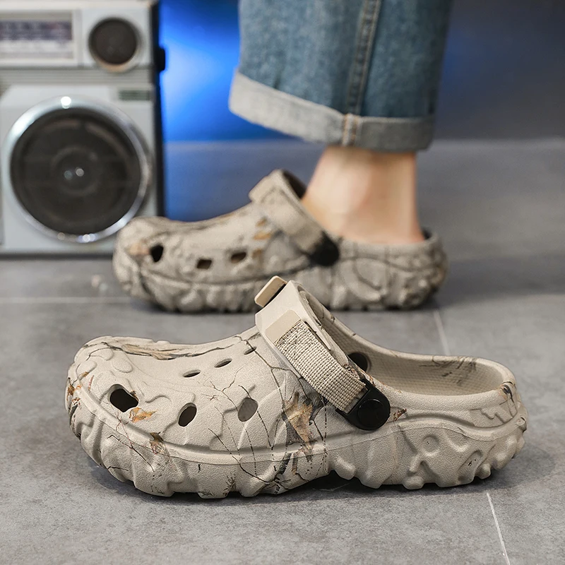 2024 Summer Men's Sandals New Home Garden Shoes Comfortable and Lightweight Men Slippers Non-Slip Soft Bottom Flip Flop Sandals image 6