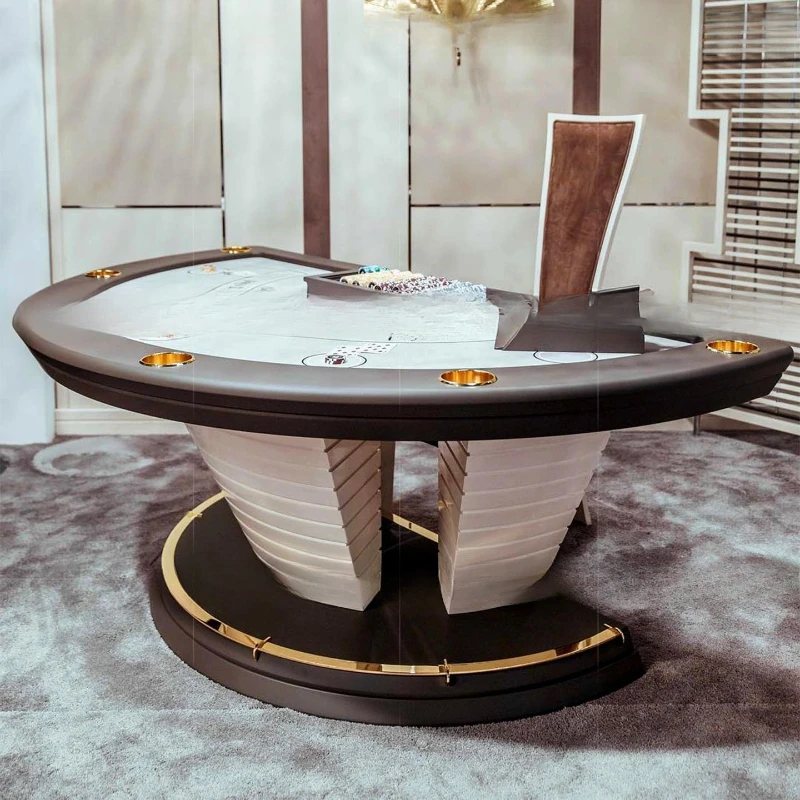 طاولة البوكر نادي متعدد اللاعبين الترفيه رقائق فيلا خشب متين طاولة شطرنج شبه مستديرة