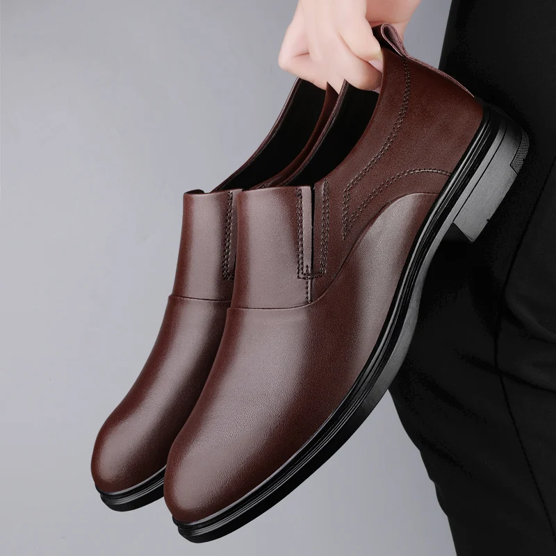 

Men's suit leather shoes Comfortable flat bottomed lightweight style Party or Business Hot selling adult shoes plus size