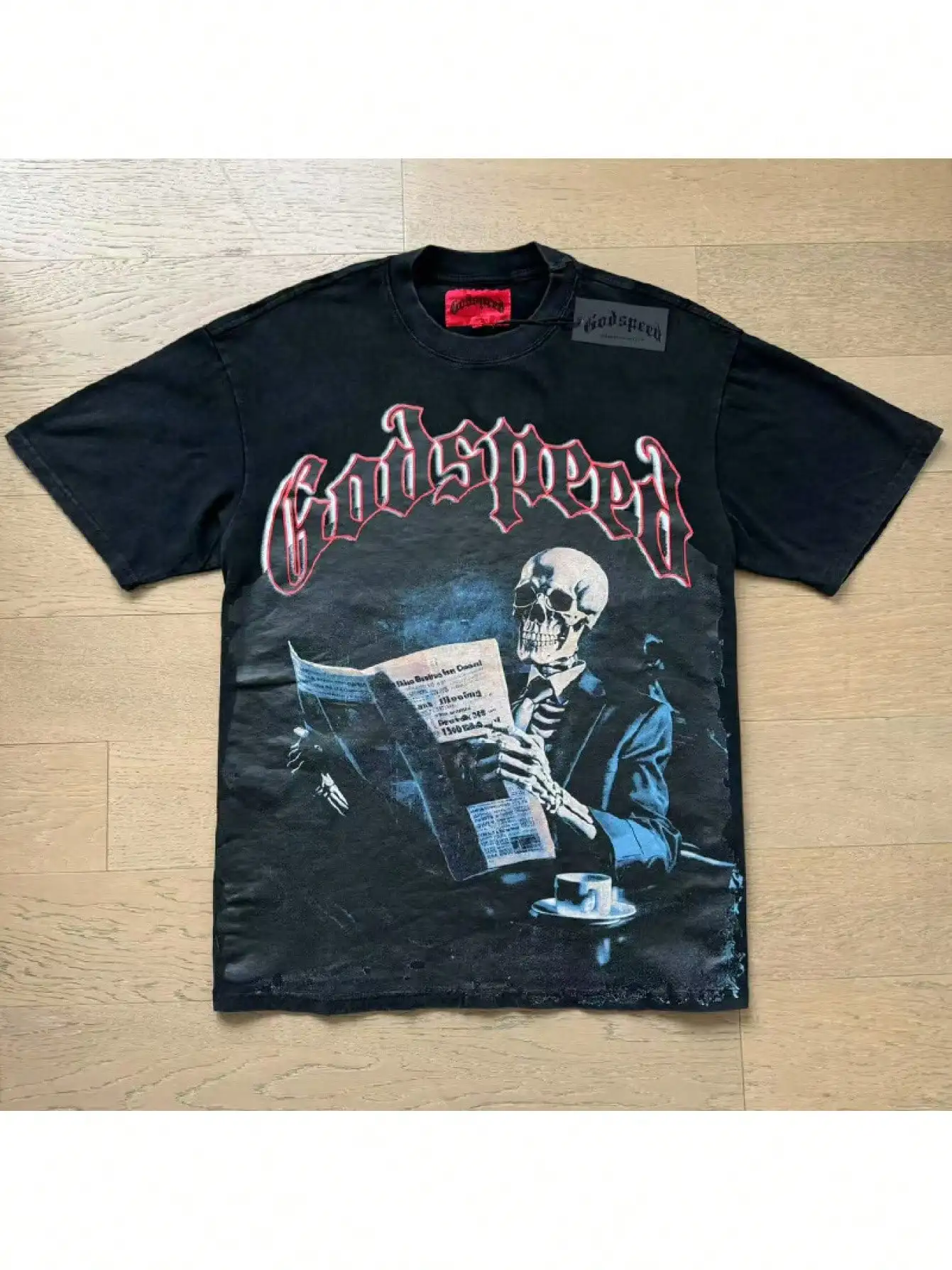 Local Warehouse Camiseta gráfica de periódico Godspeed Skull Reading para hombre - 100% algodón estilo bohemio