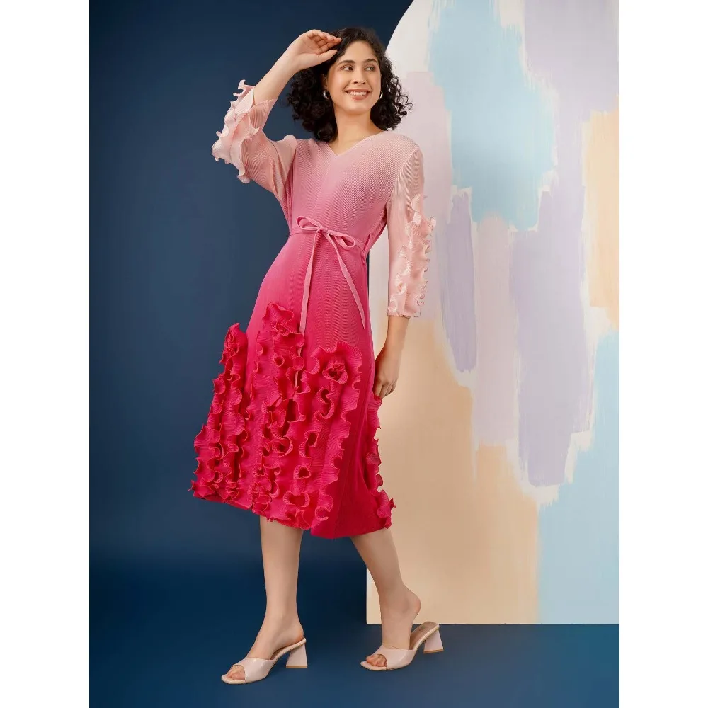 New Plus Size Miyake Fungus Edge Pleated Dress for Women Stylish A-line Slim Long Dress V-Neck Gradient Light Luxury Party Dress