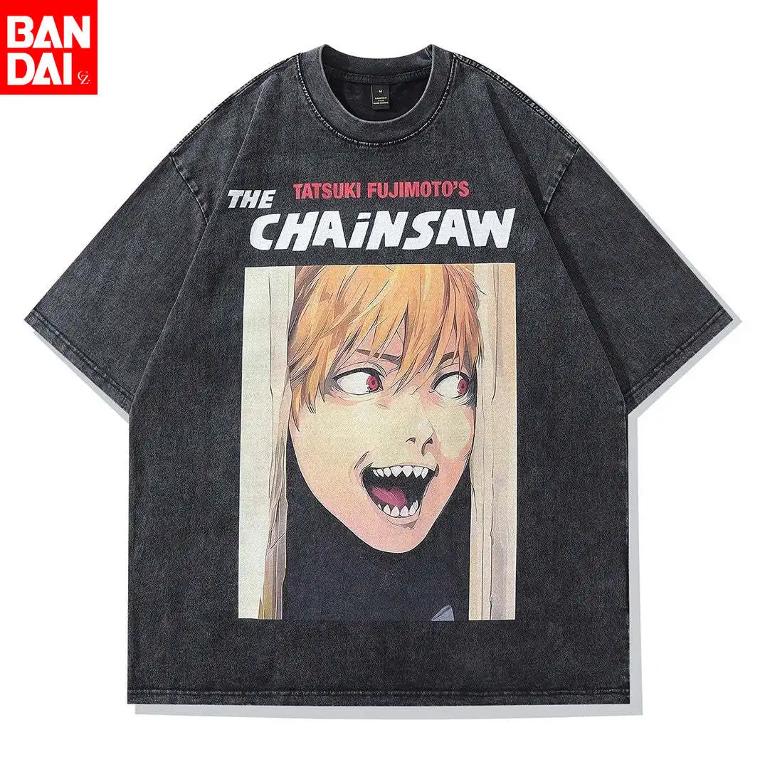 

Футболка мужская оверсайз с принтом «Человек-бензопила» Дэнджи «Сияние» (пародия на кинопостер), винтажный эффект потертости, черная, лето 2026