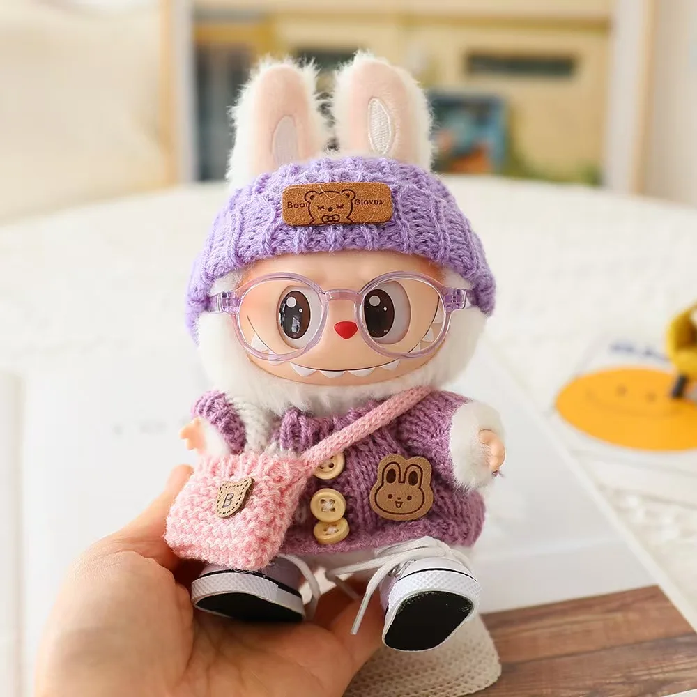 

Для одежды Labubu. Полосатый свитер. Подходит для шляпы. Подвеска. Можно сочетаться в соответствии с вашими льготными аксессуарами.